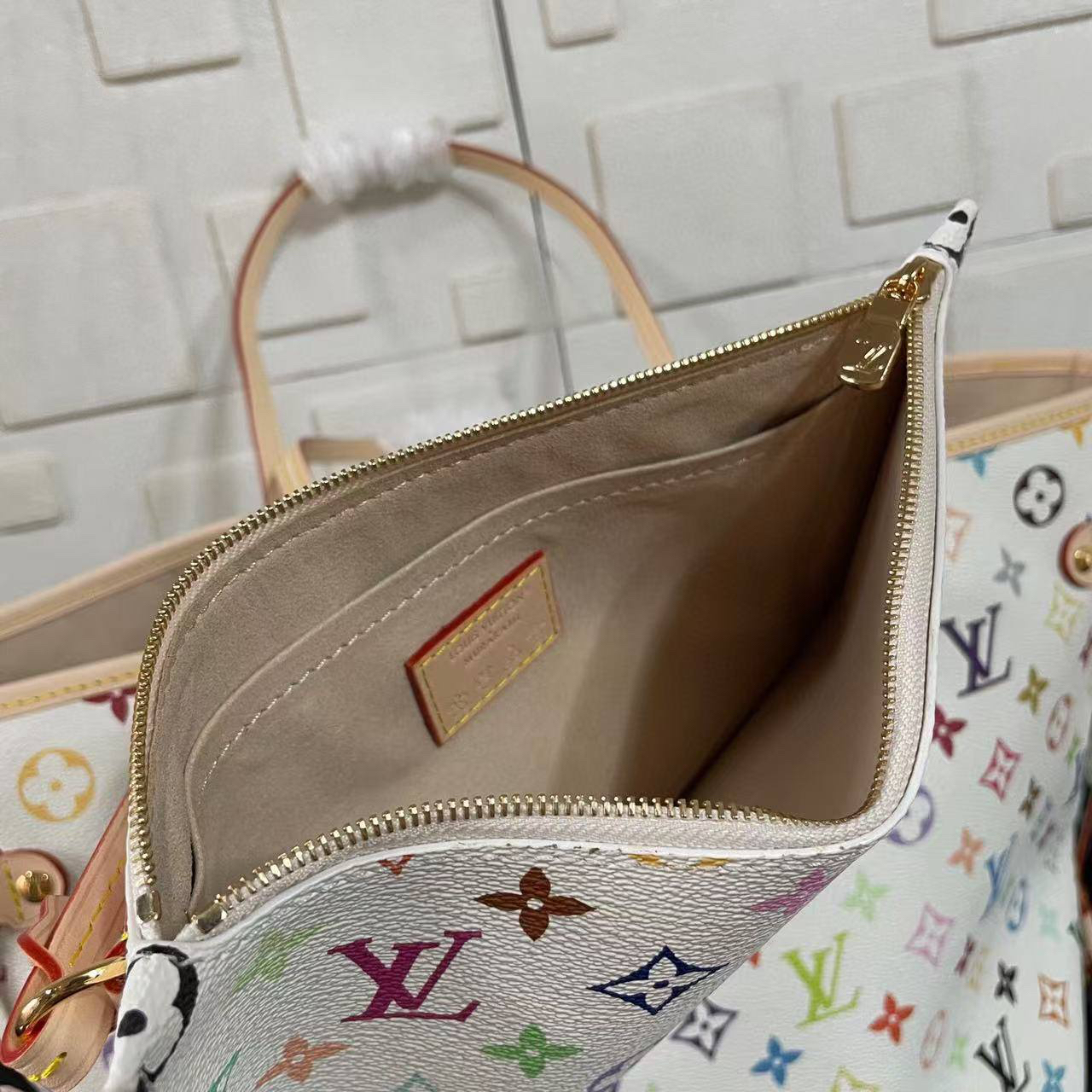 СУМКА LOUIS VUITTON детальное фото