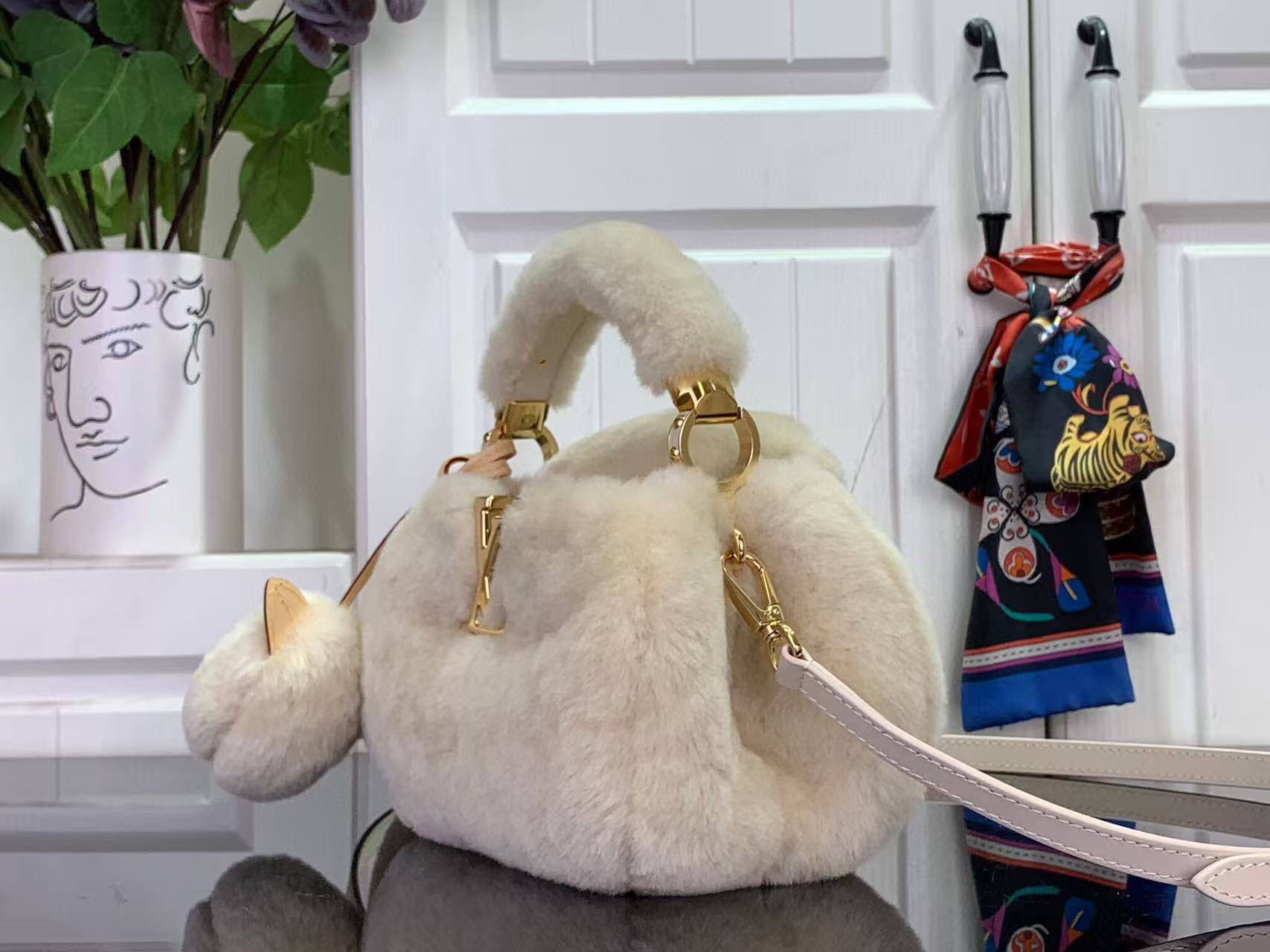 СУМКА LOUIS VUITTON детальное фото