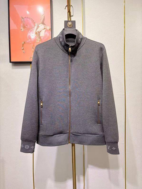 МУЖСКОЙ КОСТЮМ LOUIS VUITTON детальное фото