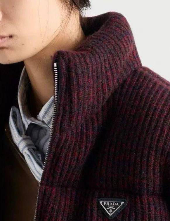 ПУХОВИК PRADA детальное фото