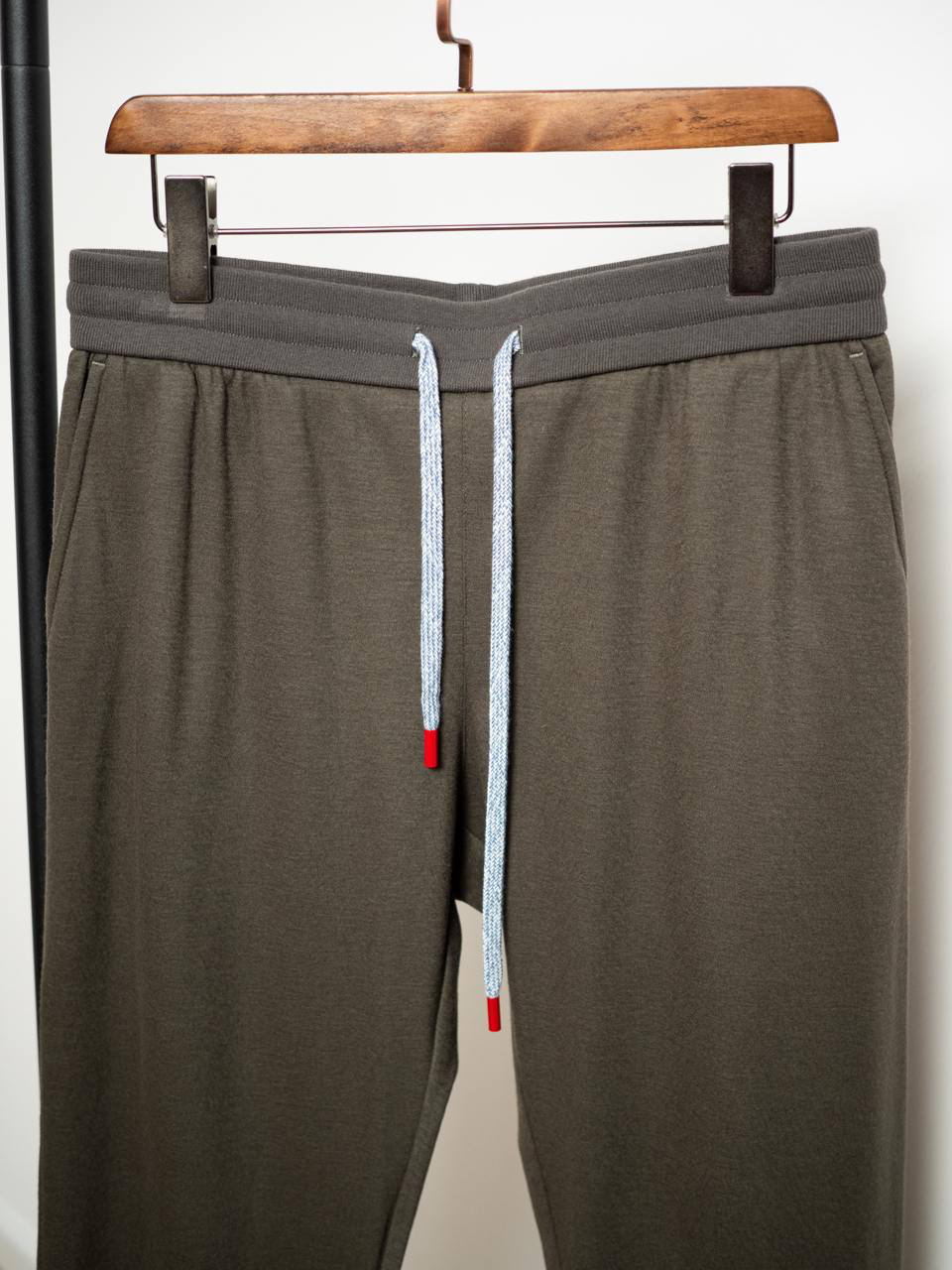 МУЖСКОЙ КОСТЮМ KITON детальное фото