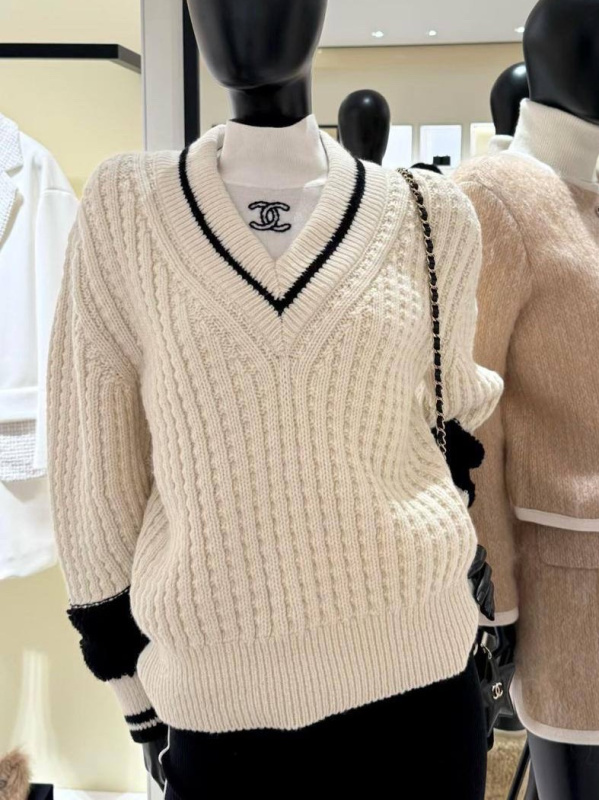 СВИТЕР CHANEL фото