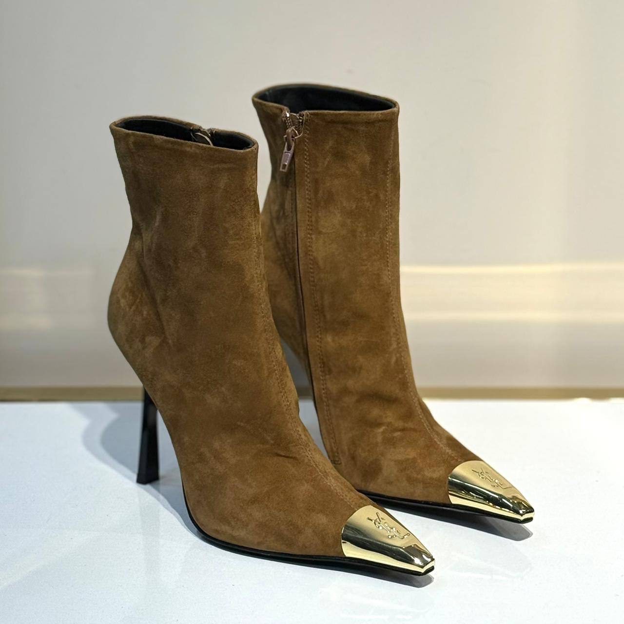 БОТИЛЬОНЫ SAINT LAURENT детальное фото