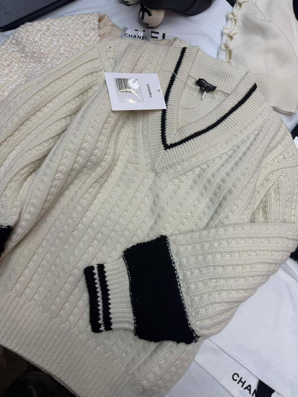 СВИТЕР CHANEL детальное фото