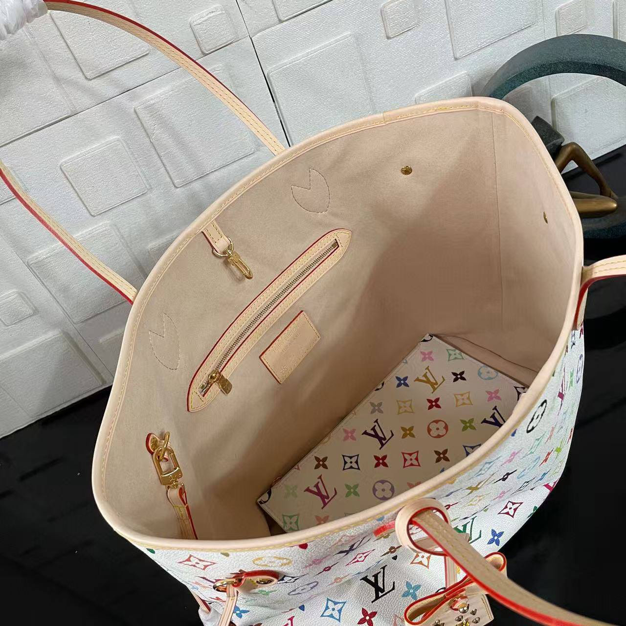 СУМКА LOUIS VUITTON детальное фото