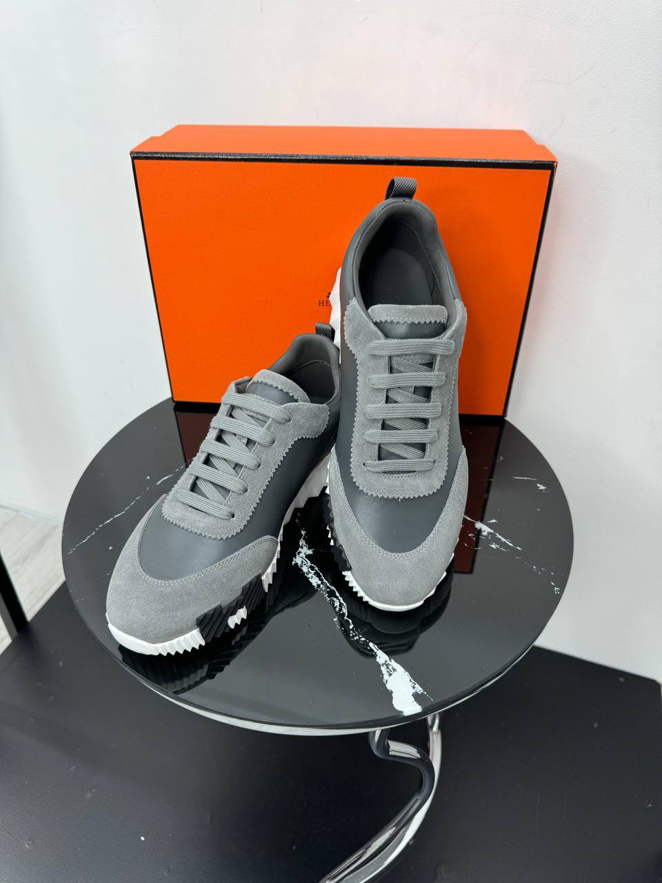 МУЖСКИЕ КРОССОВКИ HERMES детальное фото