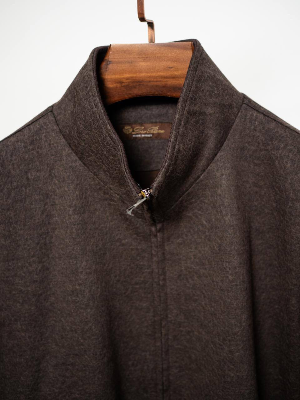 МУЖСКОЙ КОСТЮМ LORO PIANA детальное фото