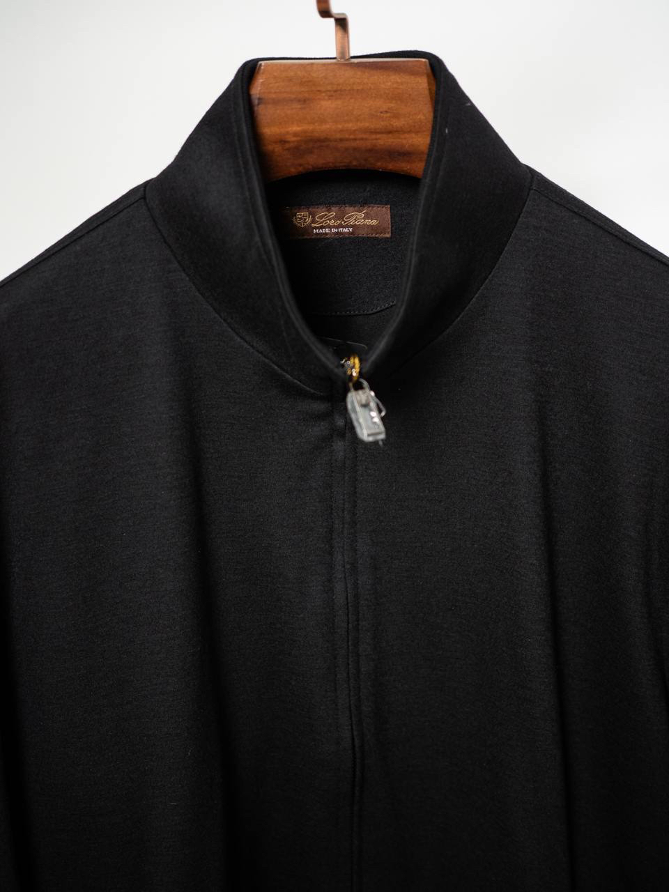 МУЖСКОЙ КОСТЮМ LORO PIANA детальное фото