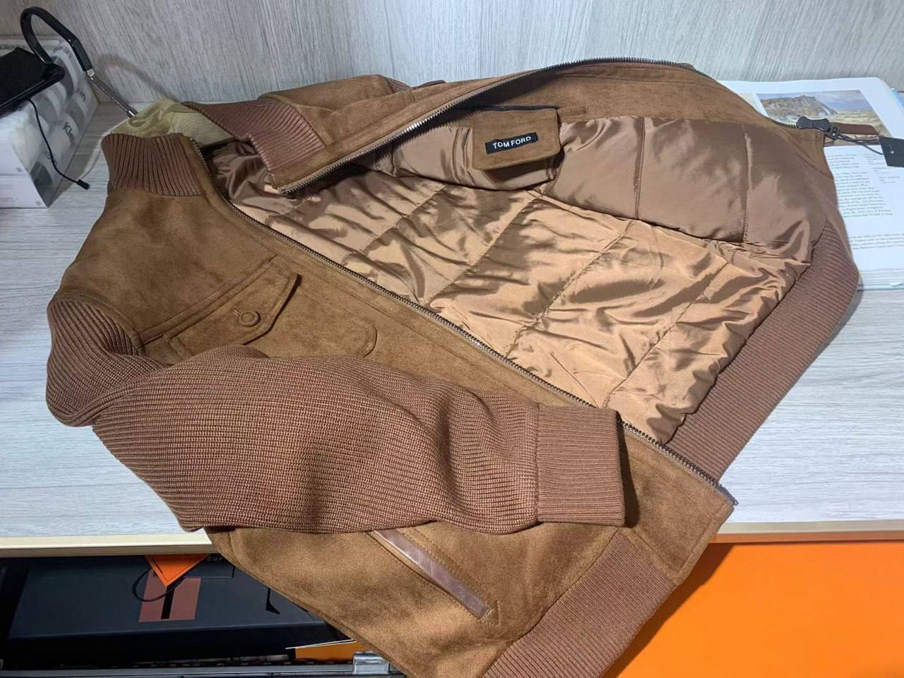 МУЖСКАЯ КУРТКА TOM FORD детальное фото