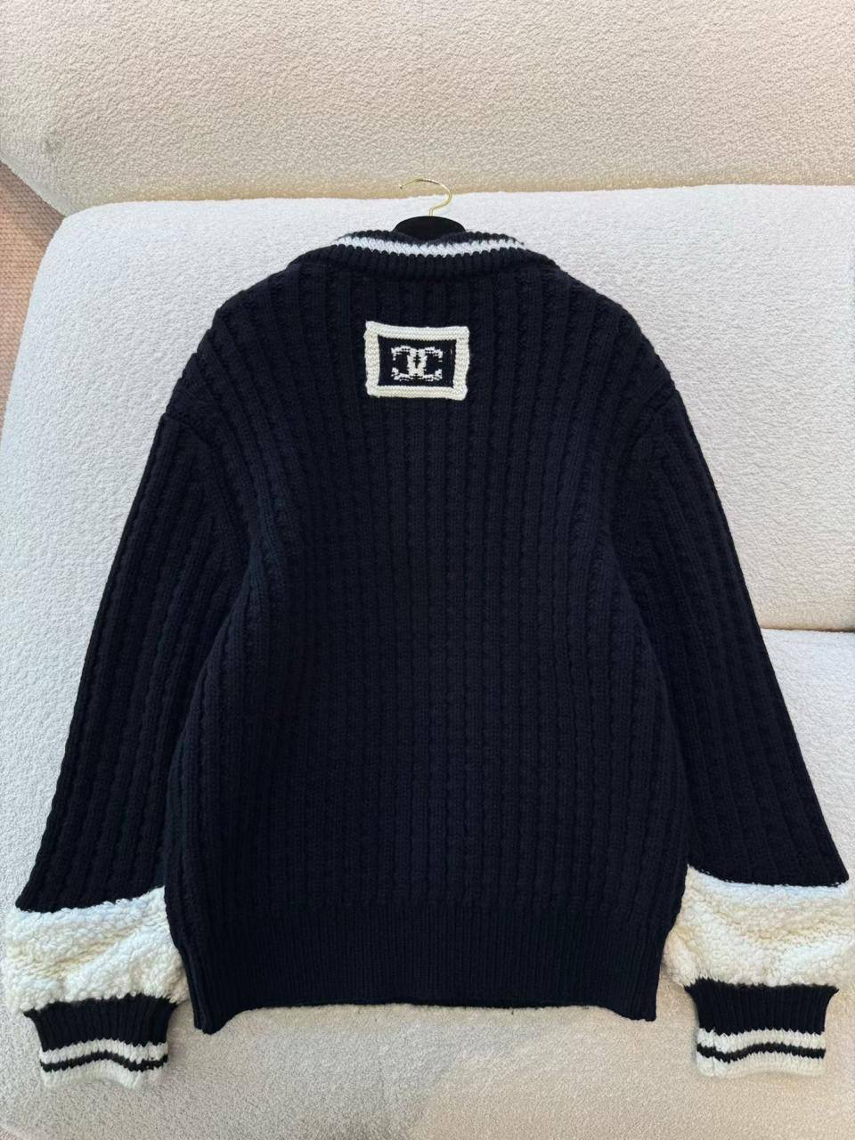 СВИТЕР CHANEL детальное фото