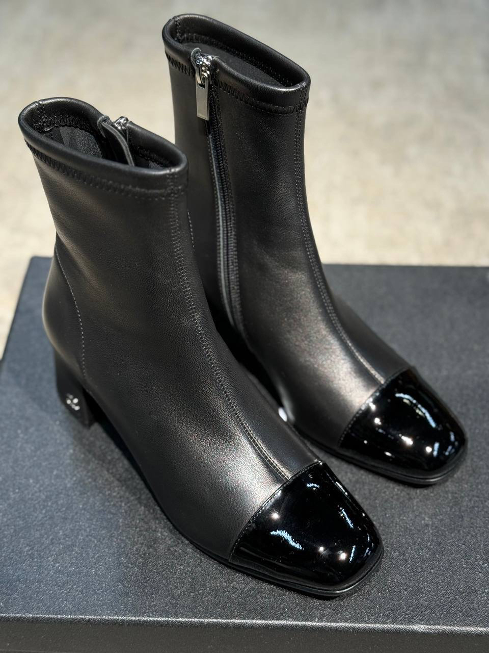 БОТИЛЬОНЫ CHANEL детальное фото