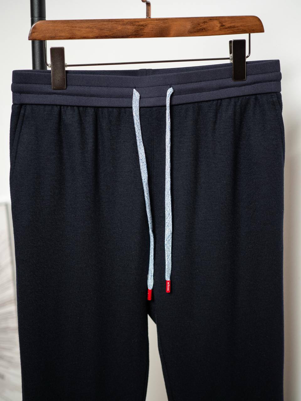 МУЖСКОЙ КОСТЮМ KITON детальное фото