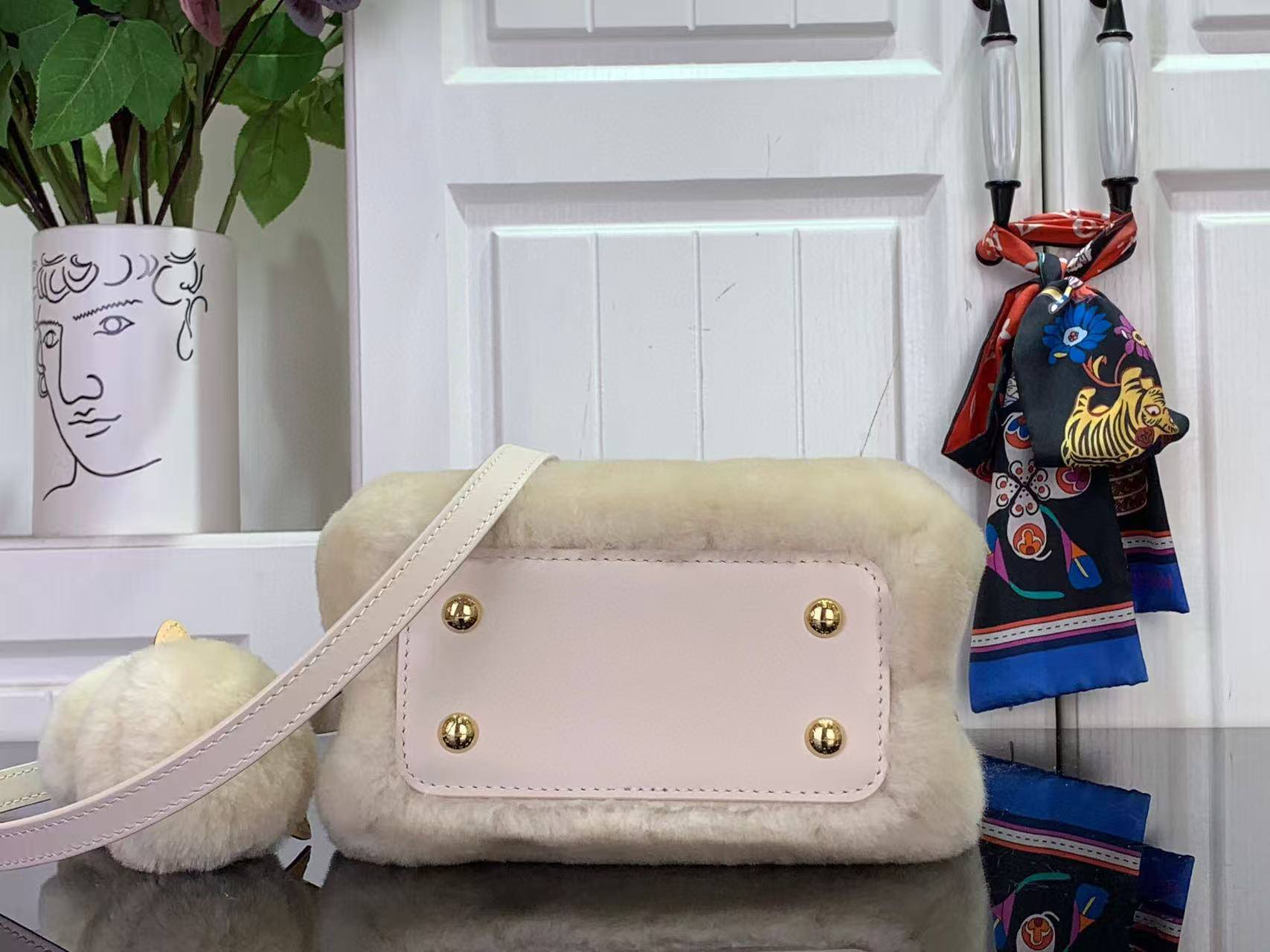 СУМКА LOUIS VUITTON детальное фото