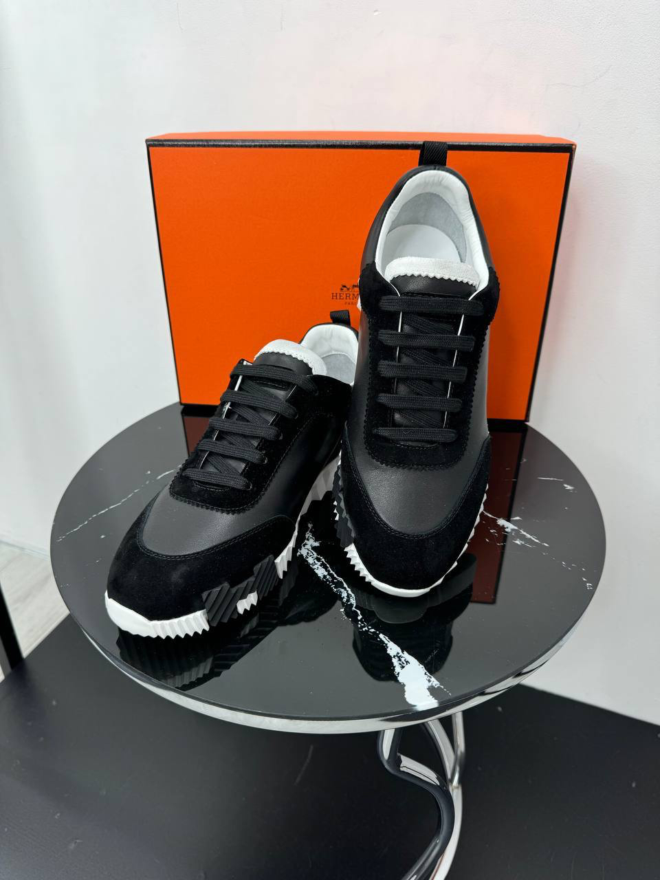 МУЖСКИЕ КРОССОВКИ HERMES детальное фото