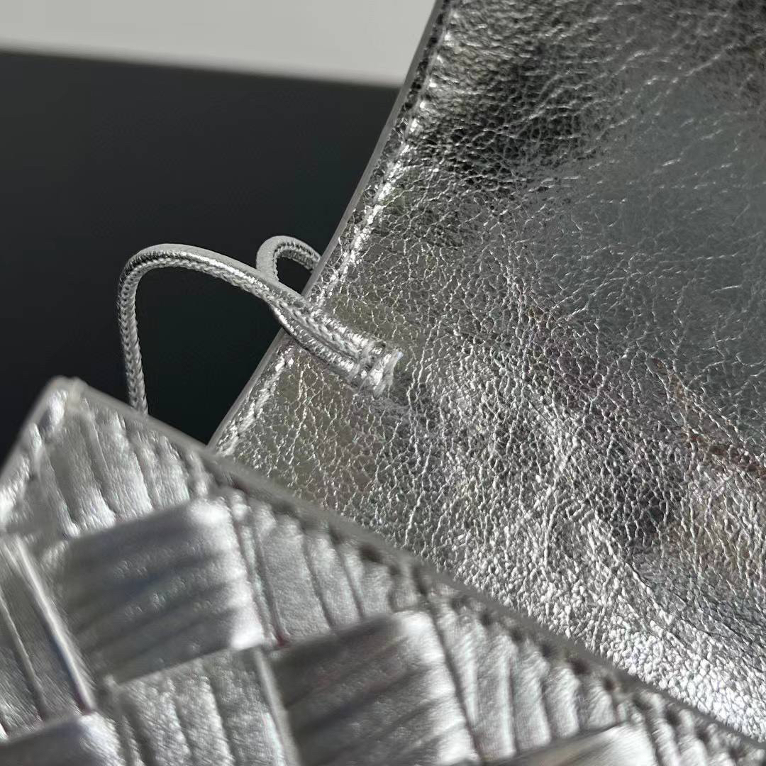 КЛАТЧ BOTTEGA VENETA детальное фото