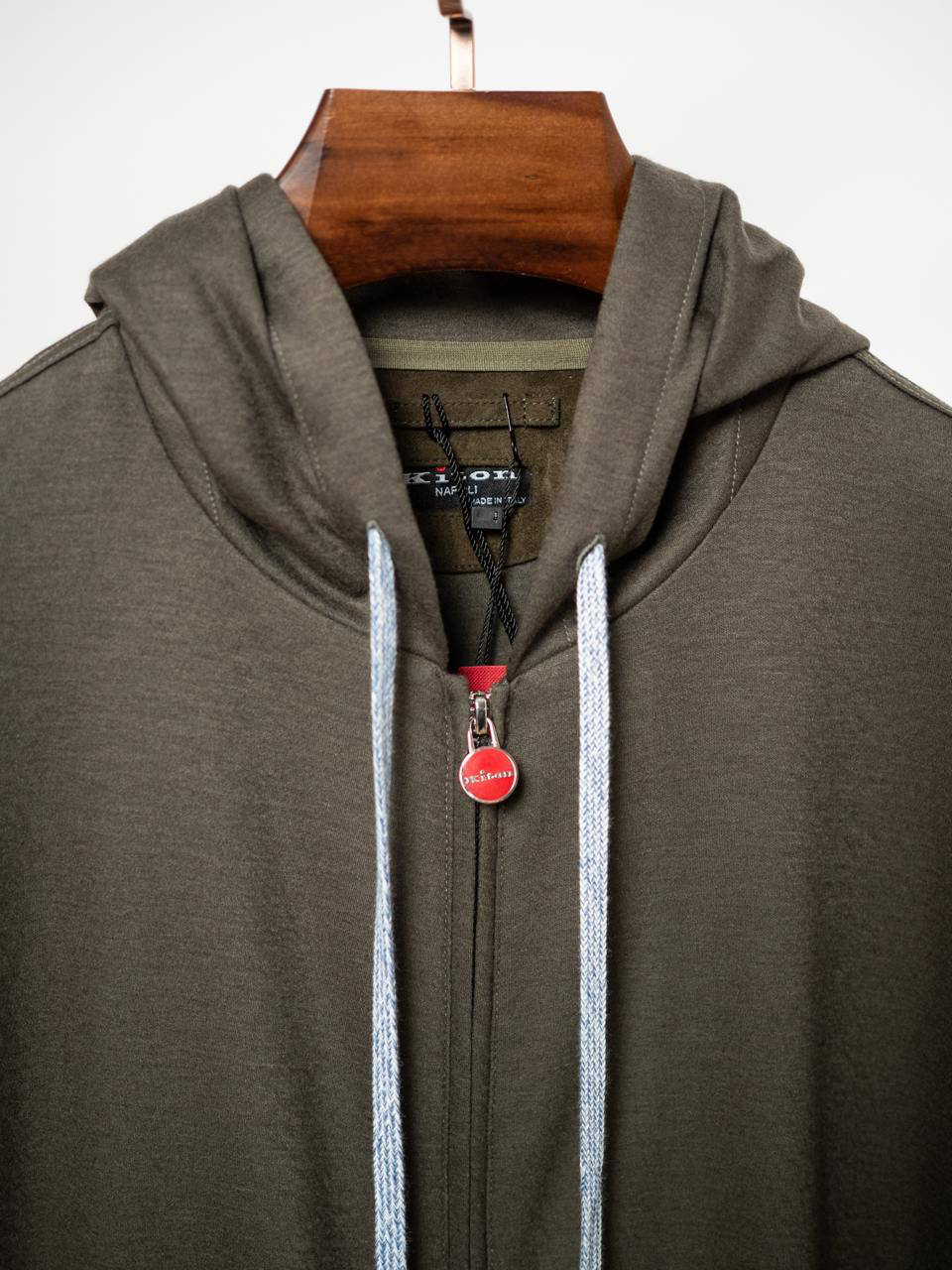 МУЖСКОЙ КОСТЮМ KITON детальное фото